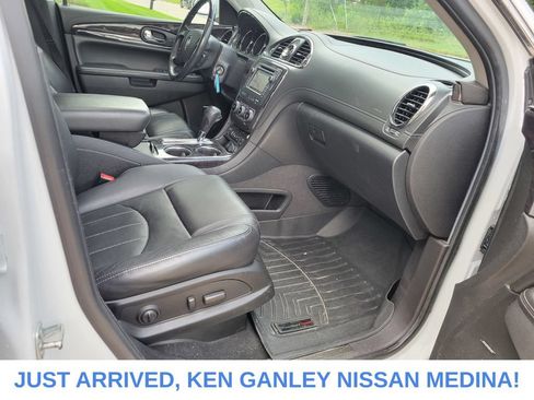 Used 2017 Buick Enclave Premium AWD/4WD image 25