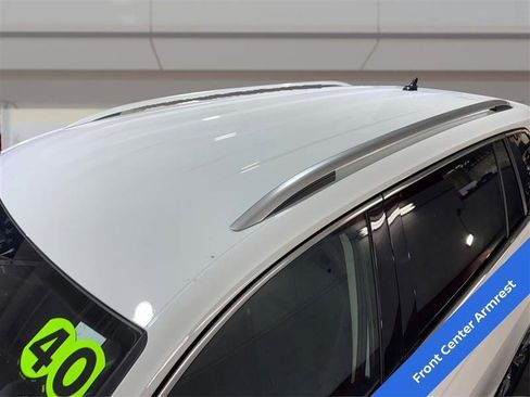 Used 2024 Volkswagen Tiguan SE image 11