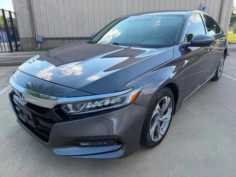 Used 2018 Honda Accord EX image 2