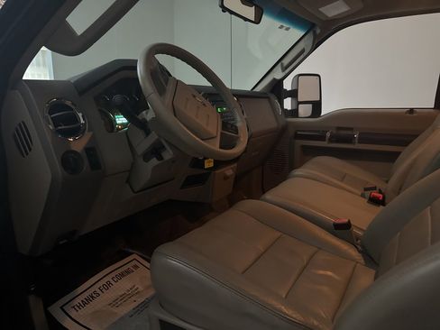 Used 2010 Ford F350 Lariat image 27