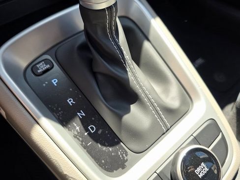 New 2025 Hyundai Venue SEL image 31