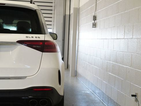 New 2026 Mercedes-Benz GLE 53 AMG 4MATIC image 13