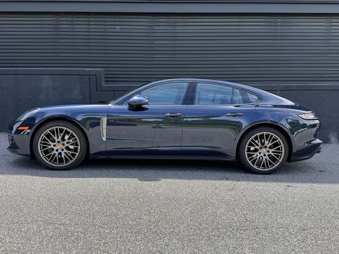 Certified 2023 Porsche Panamera 4 Platinum Edition AWD/4WD image 2