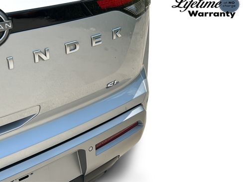 Used 2025 Nissan Pathfinder SL FWD image 33