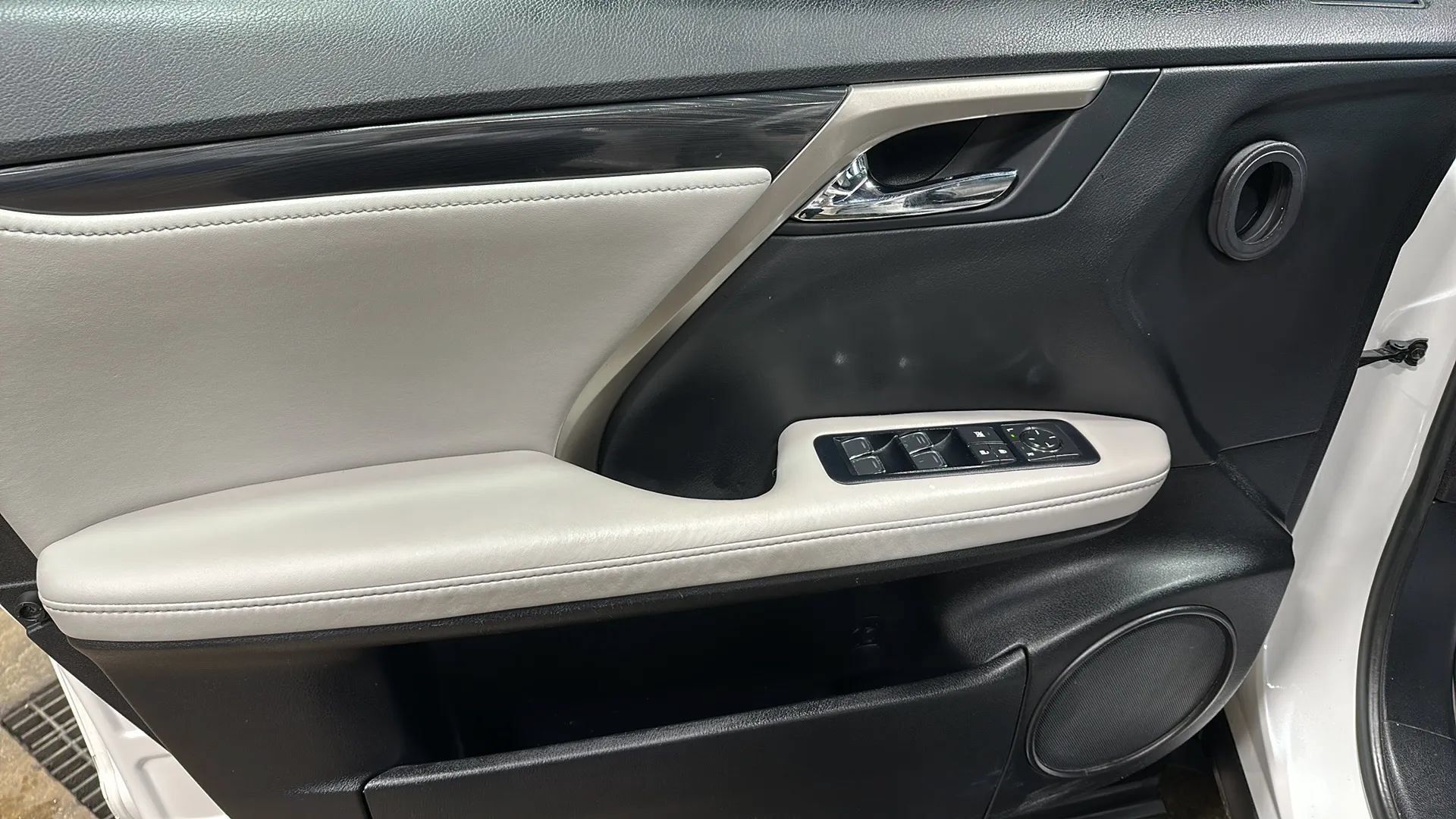 Used 2017 Lexus RX 350 AWD w/ Accessory Package image 10