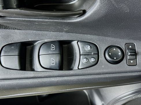 Used 2024 Nissan Kicks S image 15