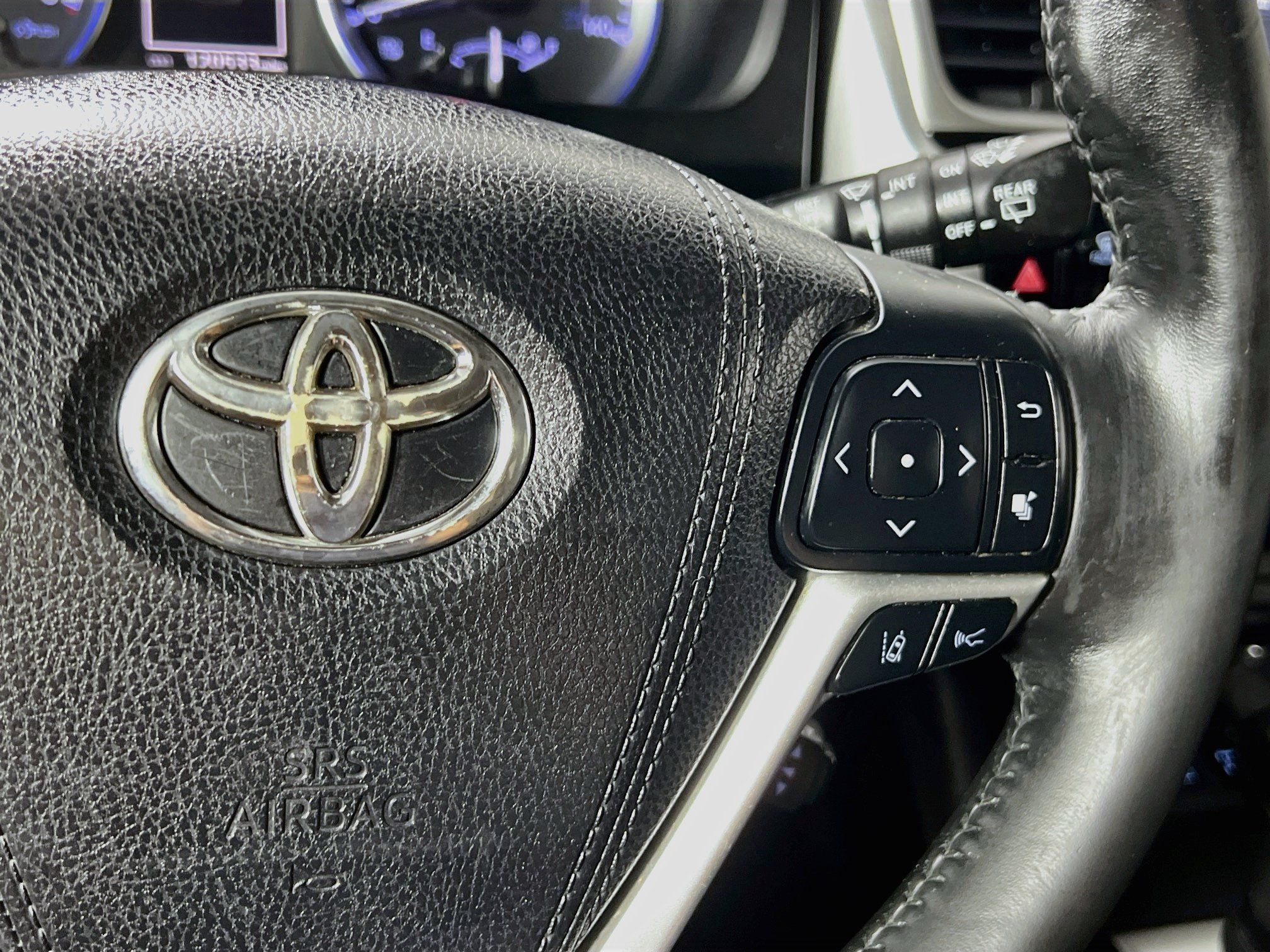 Used 2018 Toyota Highlander SE w/ Carpet Mat Package (TMS) AWD/4WD image 20