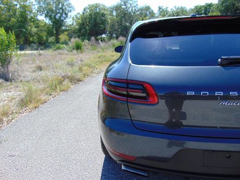 Used 2017 Porsche Macan AWD/4WD image 8