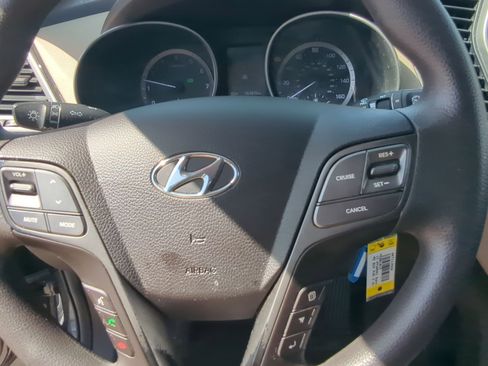 Used 2017 Hyundai Santa Fe Sport image 13