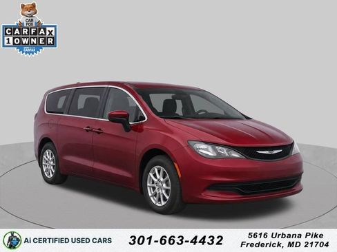 Used 2023 Chrysler Voyager LX FWD image 1