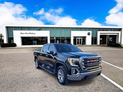 Used 2022 GMC Sierra 1500 SLT w/ SLT Premium Plus Package image 2