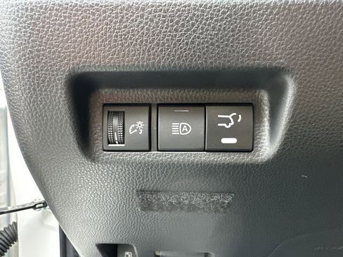 Used 2025 Toyota RAV4 LE AWD/4WD image 33