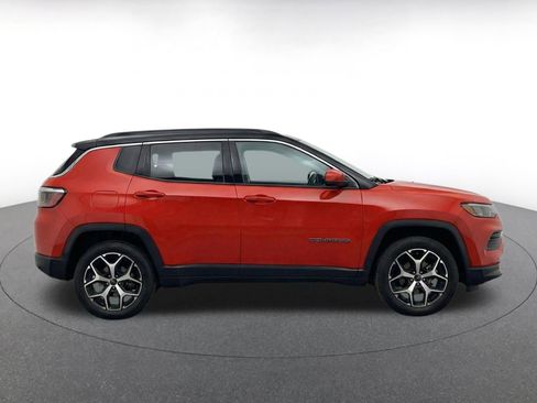 Used 2025 Jeep Compass Limited AWD/4WD image 10
