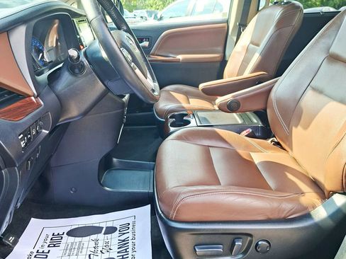 Used 2019 Toyota Sienna Limited Premium w/ Protection Package AWD/4WD image 11
