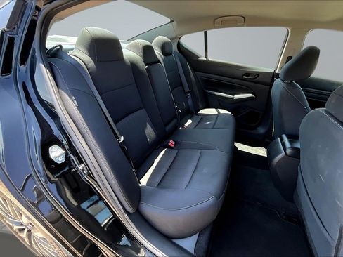 Used 2025 Nissan Altima 2.5 SV FWD image 26