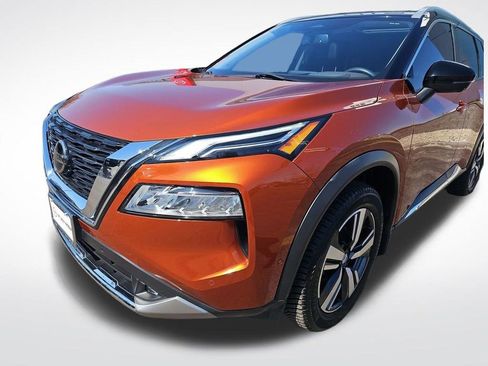 Used 2021 Nissan Rogue Platinum image 16