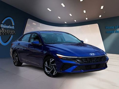 Used 2024 Hyundai Elantra Limited image 1