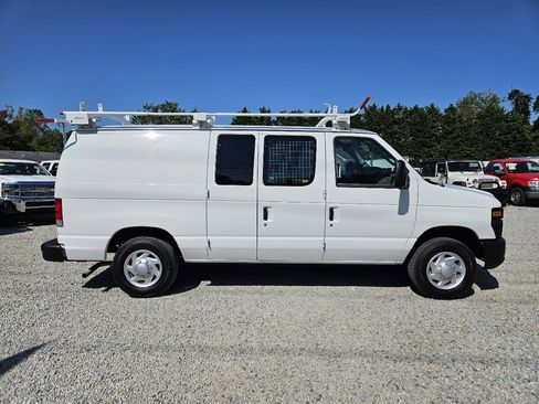 Used 2013 Ford E-150 and Econoline 150 image 6