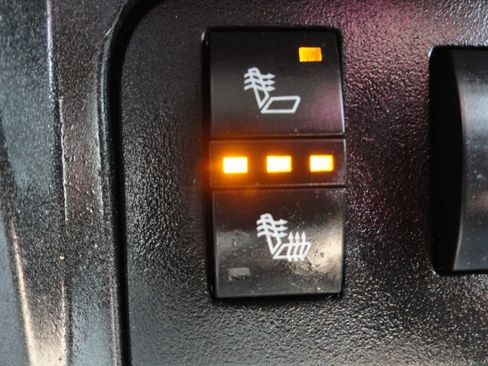Used 2011 Chevrolet Traverse LT w/ Personal Connectivity Package FWD image 23
