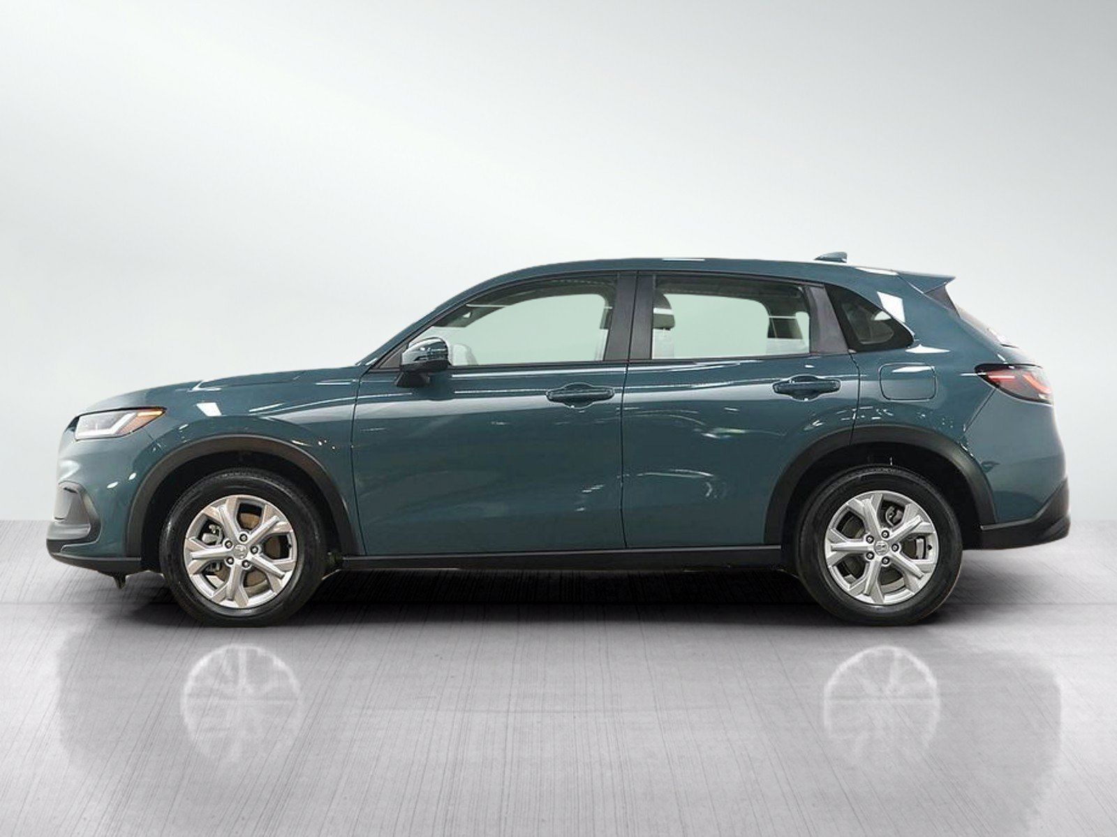 Used 2024 Honda HR-V LX image 2