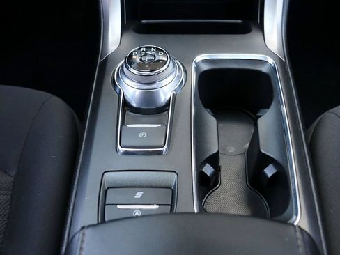Used 2020 Ford Fusion SE FWD image 29