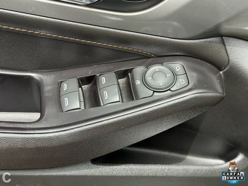 Used 2020 Chevrolet Traverse LS AWD/4WD image 17