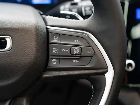 New 2026 Jeep Grand Cherokee Limited AWD/4WD image 15