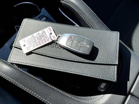 Used 2024 Mercedes-Benz GLE 350 4MATIC image 34