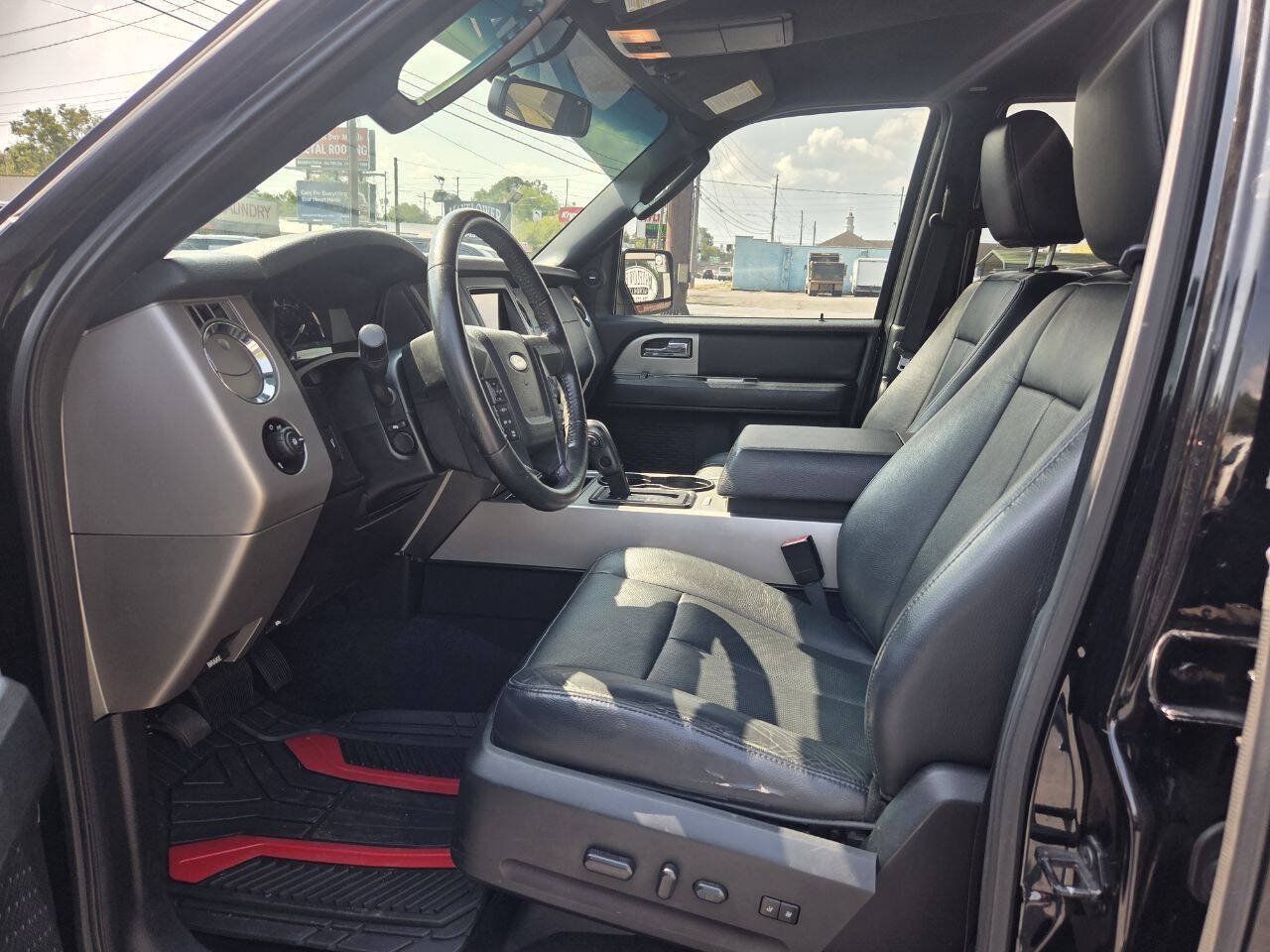 Used 2017 Ford Expedition XLT w/ Equipment Group 202A RWD image 10