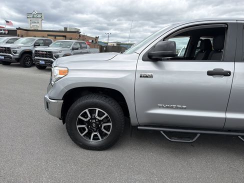 Used 2017 Toyota Tundra SR5 w/ TRD Off Road Package AWD/4WD image 11
