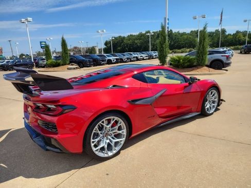 Used 2025 Chevrolet Corvette ZR1 w/ ZR1 Carbon Fiber Aero Package RWD image 4