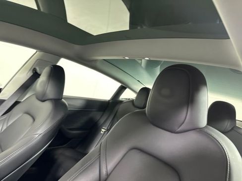 Used 2023 Tesla Model 3 Standard Range image 12