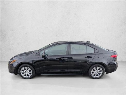 Used 2025 Toyota Corolla LE image 8