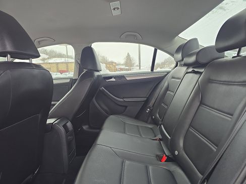 Used 2018 Volkswagen Jetta Wolfsburg Edition image 24