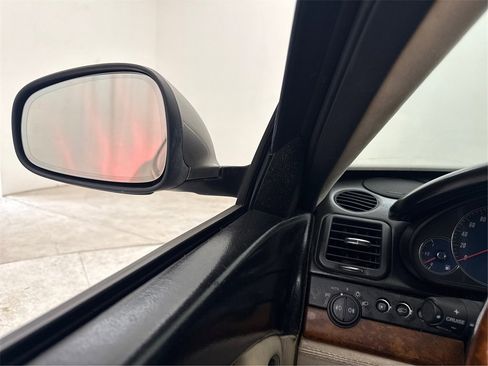 Used 2010 Maserati Quattroporte S image 35