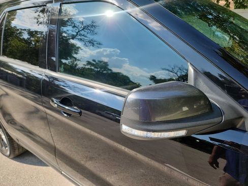 Used 2018 Ford Explorer XLT w/ Equipment Group 202A image 11