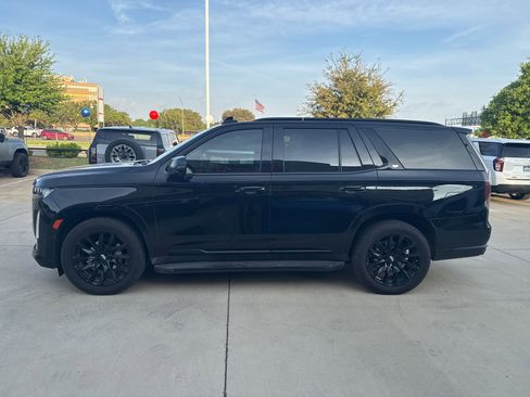 Used 2021 Cadillac Escalade Sport Platinum w/ LPO, ONYX Package image 3