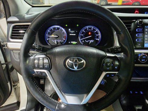 Used 2019 Toyota Highlander Limited Platinum AWD/4WD image 41