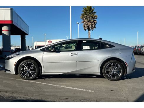 New 2026 Toyota Prius XLE image 7