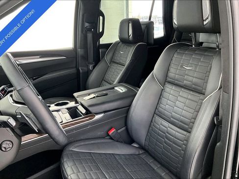 Used 2025 Cadillac Escalade Sport Platinum w/ LPO, ONYX Package image 34