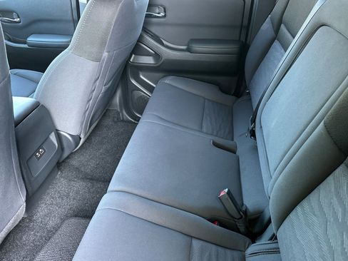 Used 2023 Nissan Frontier SV w/ Tow Package image 9