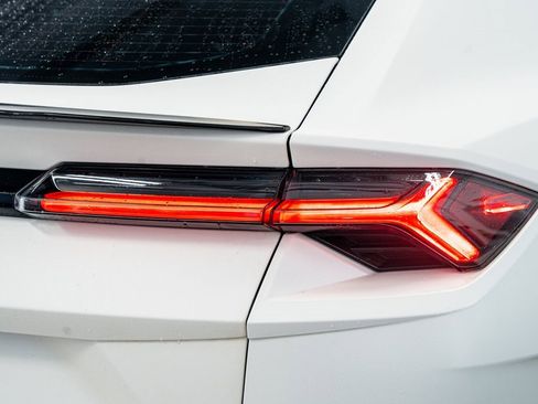 Used 2024 Lamborghini Urus Performante image 32