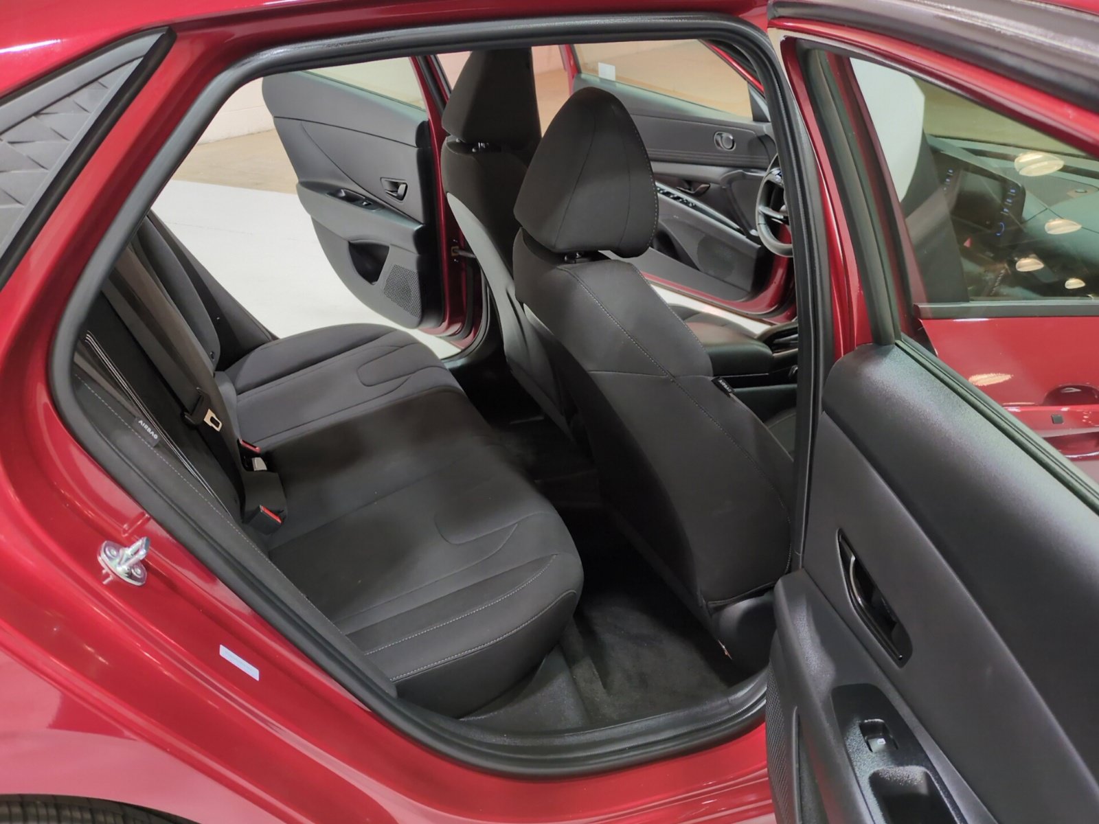 Used 2025 Hyundai Elantra Sport FWD image 11