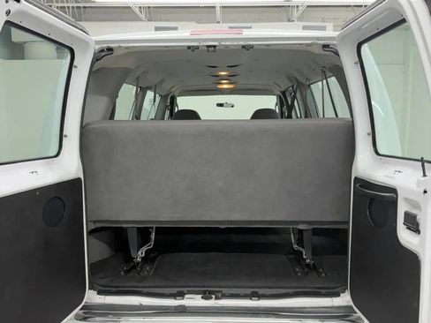 Used 2003 Ford E-350 and Econoline 350 XL RWD image 34