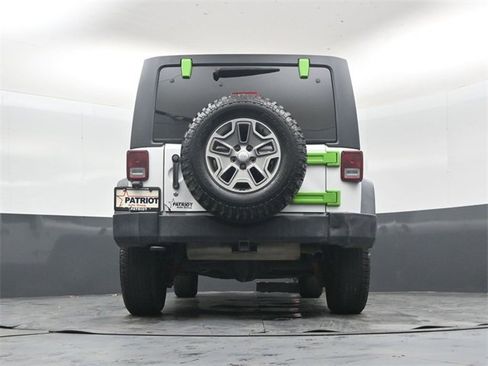 Used 2017 Jeep Wrangler Unlimited Rubicon image 41