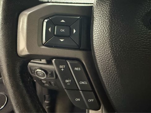 Used 2018 Ford Expedition Max XLT w/ Equipment Group 202A AWD/4WD image 18