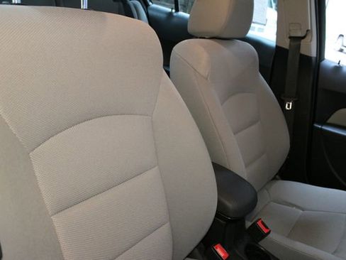 Used 2015 Chevrolet Cruze LT FWD image 11