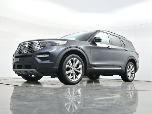 Used 2023 Ford Explorer Platinum w/ Technology Package AWD/4WD image 41