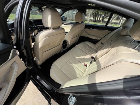 Used 2019 BMW 530i w/ Convenience Package image 22