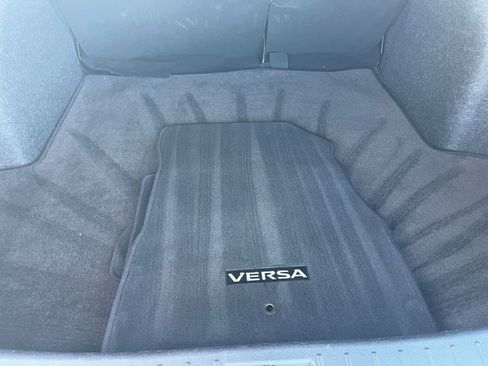 Used 2025 Nissan Versa SV FWD image 31